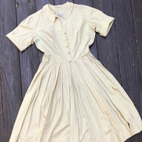 Vintage Dresses & Skirts - Vintage 60s pale yellow cotton shirtdress